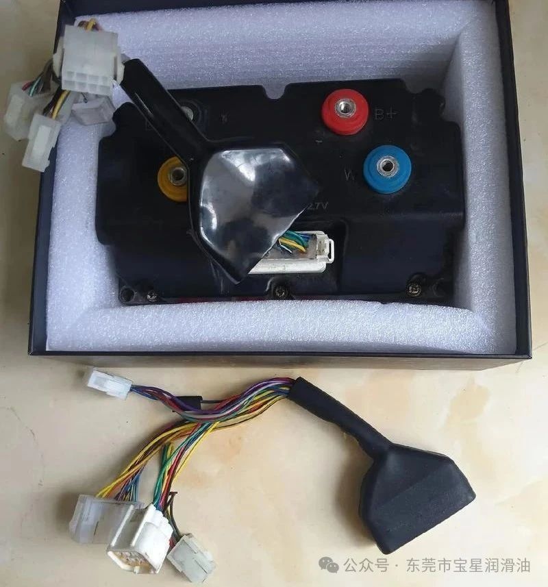 汽车控制器插拔头总失灵？低阻接点脂是救星！