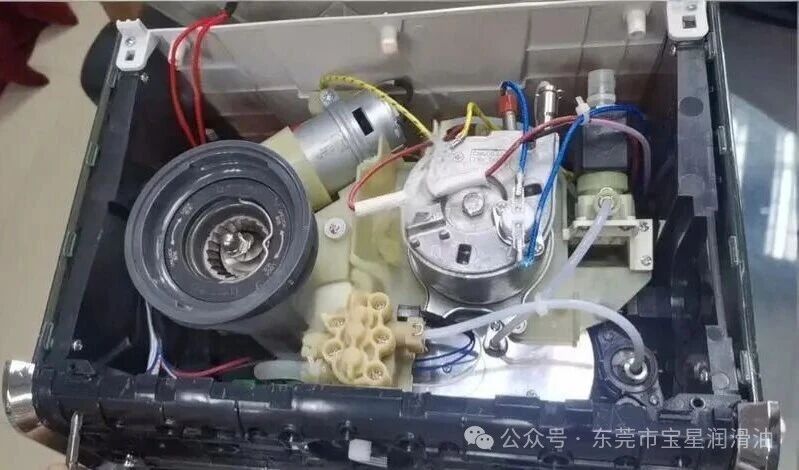 咖啡机振动噪音大？宝星食品级齿轮润滑脂一招解决！