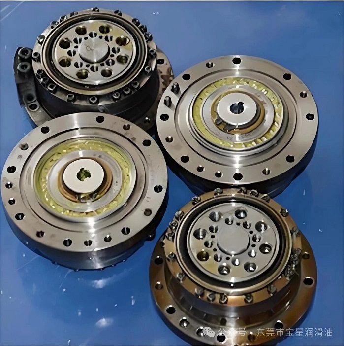 谐波齿轮箱高温甩脂、噪音飙升？宝星BX-800/G润滑脂性能对标GR100 2PD，耐磨降噪、寿命延1.5倍！